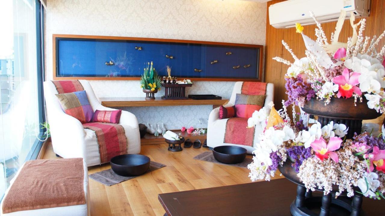 The Astra Chiang Mai Family Room Exterior foto