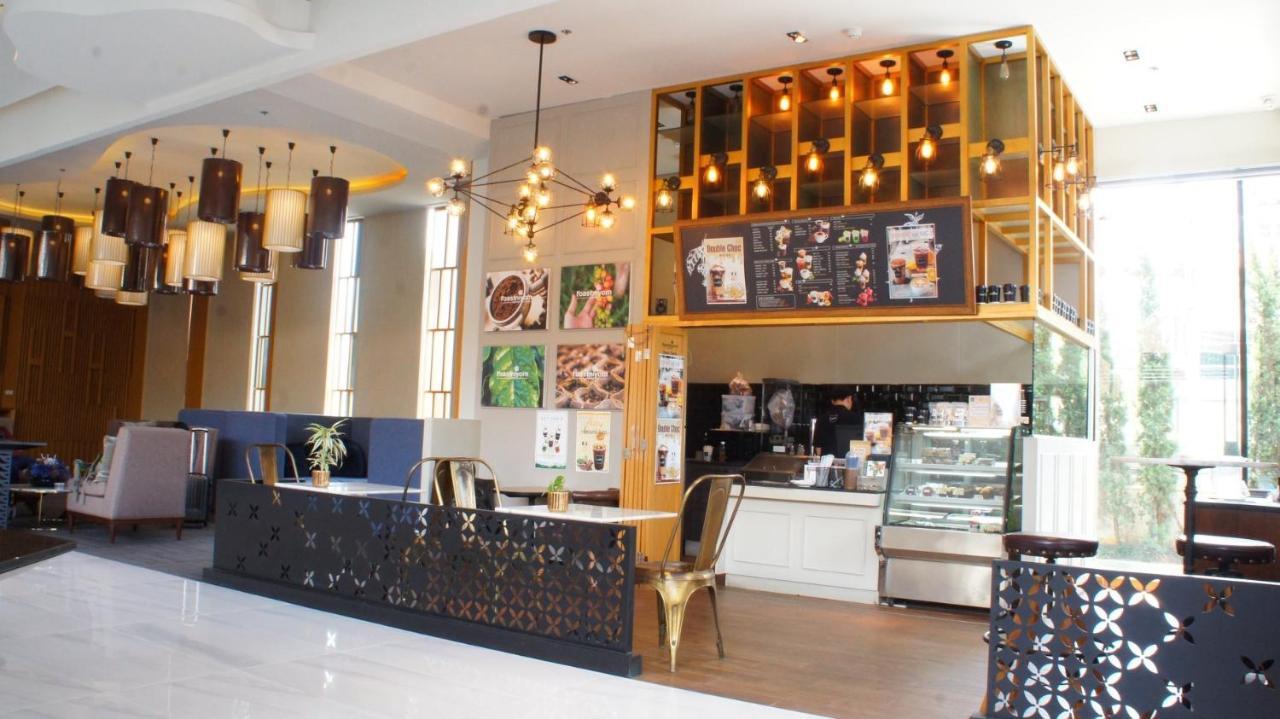 The Astra Chiang Mai Family Room Exterior foto